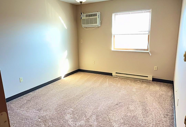 1 bed, 1 bath, $750, Unit PU420X-240
