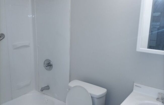 1 bed, 1 bath, 550 sqft, $1,200, Unit 321