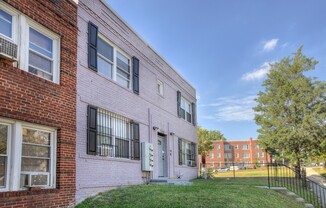 1 bed, 1 bath, 800 sqft, $1,450, Unit Unit 2