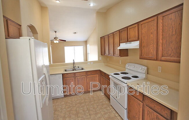 2333 W MALDONADO DR