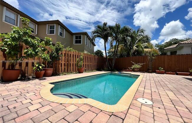 8034 NW 111 CT