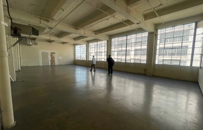 Studio, 2,500 sqft, $3,500, Unit 402