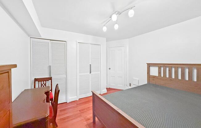 44 CLIFTON PL