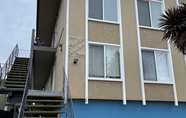 216 Santa Lucia Ave