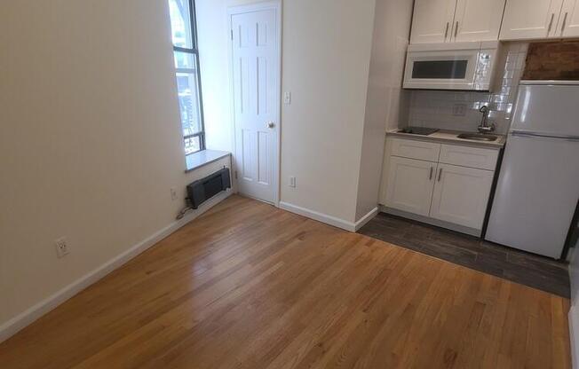 110 6 AVE
