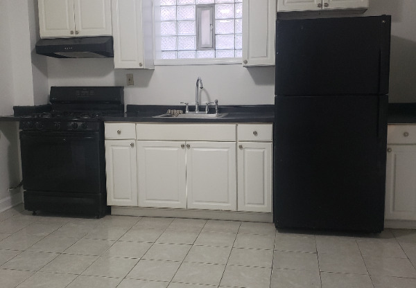 1 bed, 1 bath, 600 sqft, $1,350