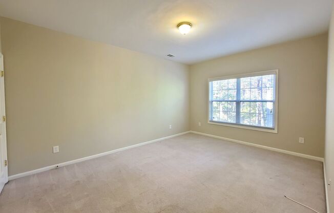 5 beds, 3 baths, $2,695