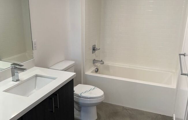 2 beds, 2 baths, 971 sqft, $2,795, Unit 102