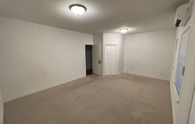 3 beds, 2 baths, 1,700 sqft, $1,250, Unit A