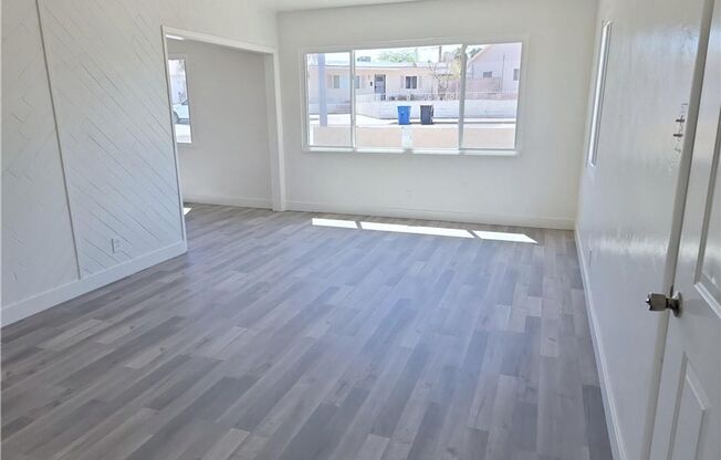 Charming Single-Story in Downtown Henderson | Bright Layout, Big Backyard & Prime Location!