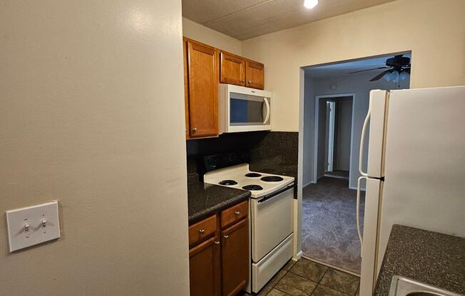 1 bed, 1 bath, 734 sqft, $1,420, Unit P07