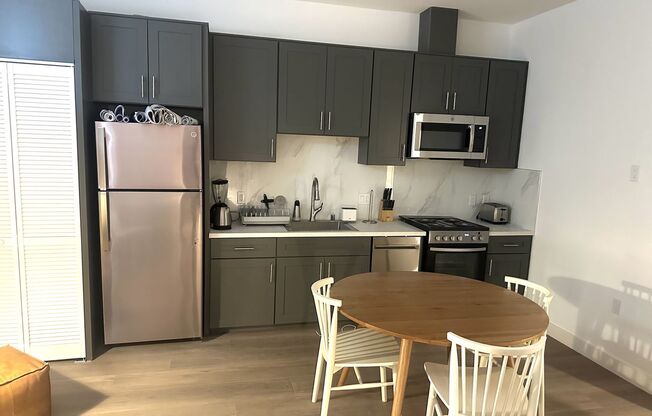 Studio, 1 bath, 600 sqft, $1,750, Unit Studio 5