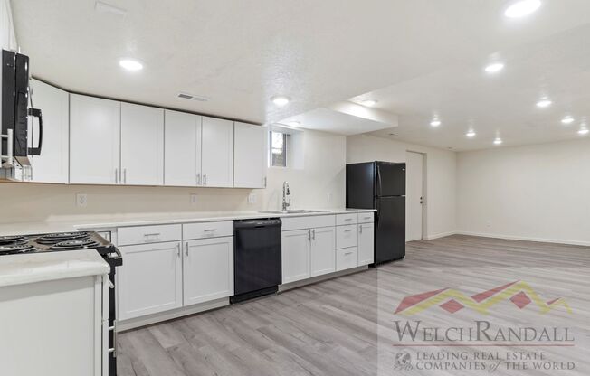 3 beds, 1 bath, 1,200 sqft, $1,495, Unit 2928 Grant Ave - B