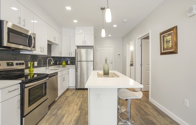 1 bed, 1 bath, 739 sqft, $4,200, Unit 203
