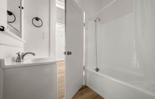 Studio, 1 bath, $1,695, Unit 1142-04