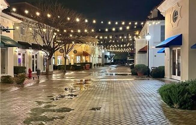 Studio, 1 bath, $1,600, Unit Unit #136