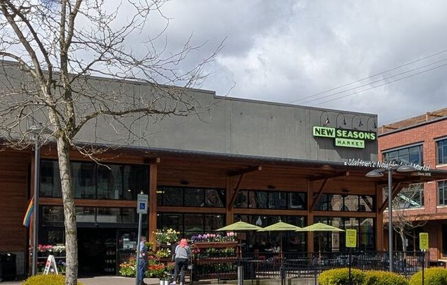 Studio, 1 bath, 308 sqft, $1,149, Unit 23