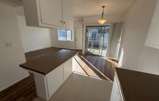 1621 North Harvard Boulevard