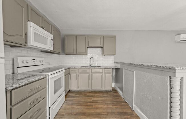 927 &amp; 929 S Rosemont Ave