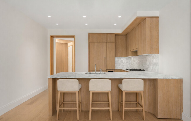 1 bed, 1.5 baths, 938 sqft, $10,250, Unit 17B