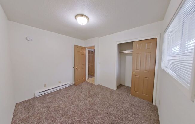 2 beds, 1 bath, $1,550, Unit 13