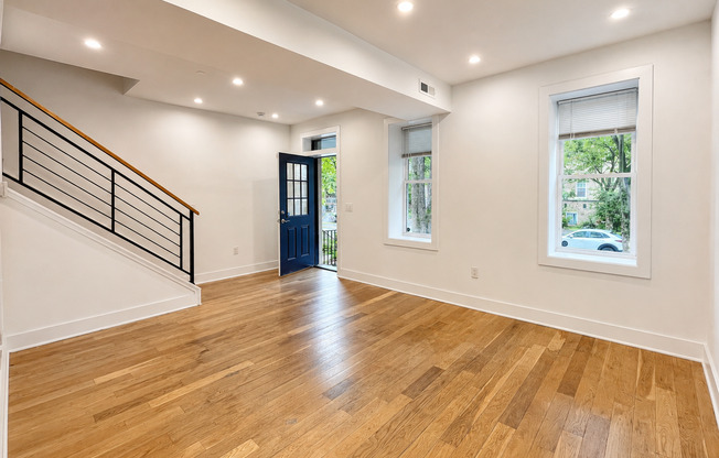 727 Quebec Pl