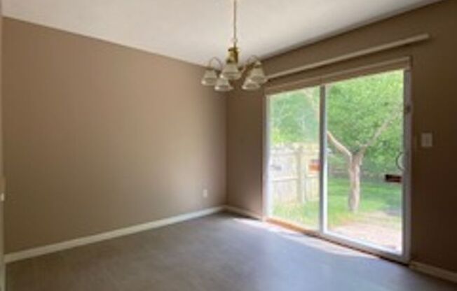 2 beds, 1.5 baths, $1,095