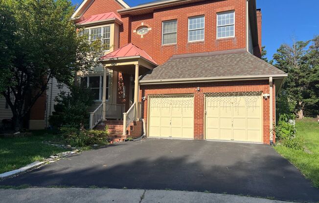 Beautiful residence in great location!