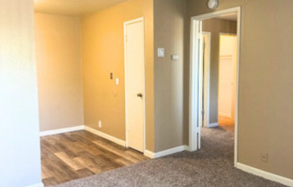 1 bed, 1 bath, 400 sqft, $1,195, Unit 9