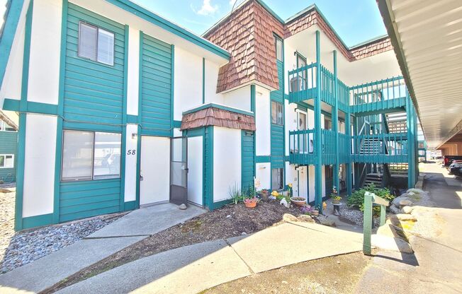 $1,150 - 1 Bed / 1 Bath Bright and Airy Condo on Spokane River