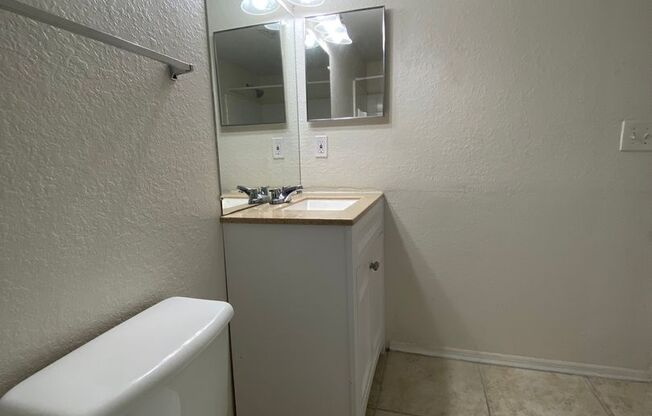 1 bed, 1 bath, $1,350, Unit UNIT 1422