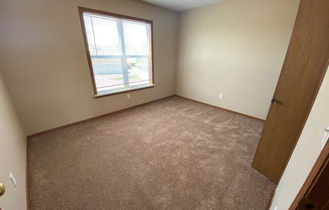 2 beds, 1 bath, 960 sqft, $1,040, Unit 1806-201
