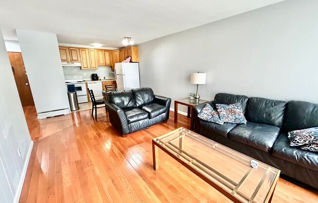 2 beds, 1 bath, 768 sqft, $2,440, Unit 218