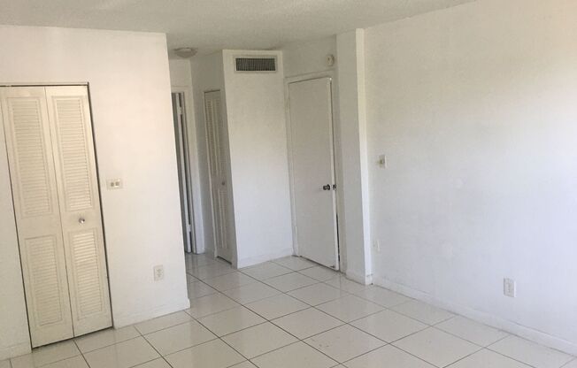 PROMENADE AT KENDALL LAKES - BEST PRICED 1 BEDROOM/1 BATH IN KENDALL