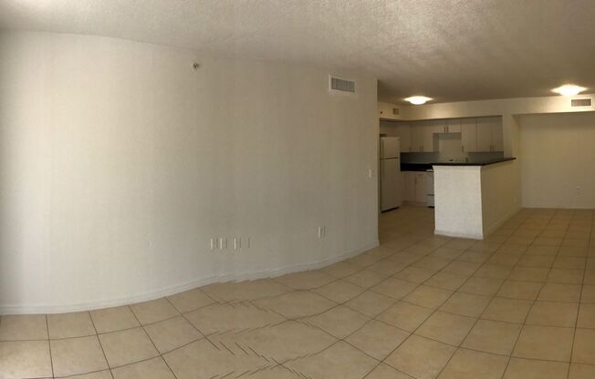 3 beds, 2 baths, 1,079 sqft, $2,600, Unit 13770-204