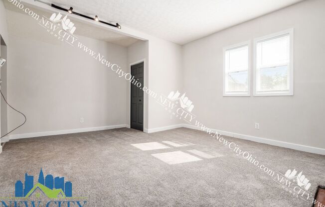 878-878 1/2 Sullivant Ave