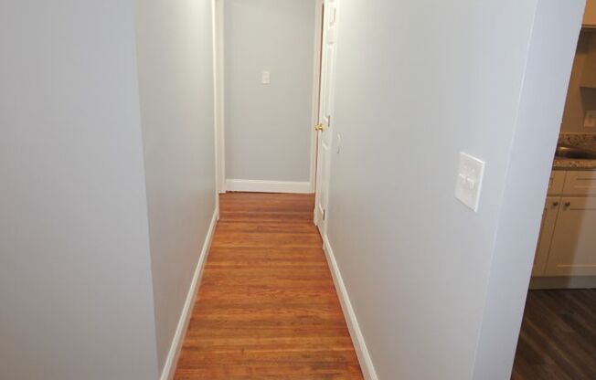 2 beds, 1.5 baths, $1,425, Unit 114 S. Parke St. - D