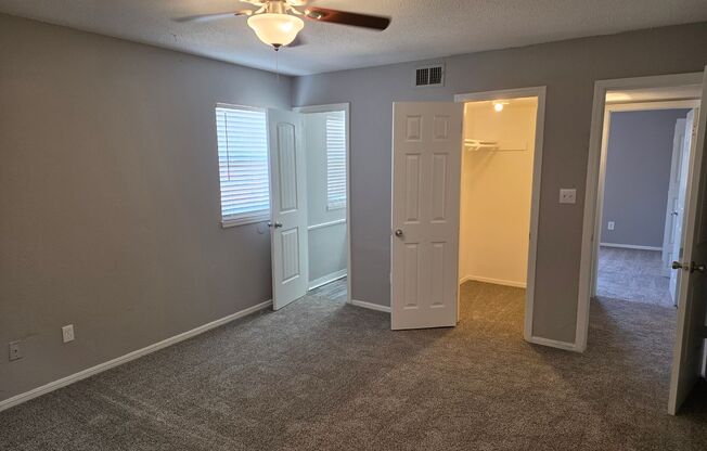 2 beds, 1.5 baths, 925 sqft, $800