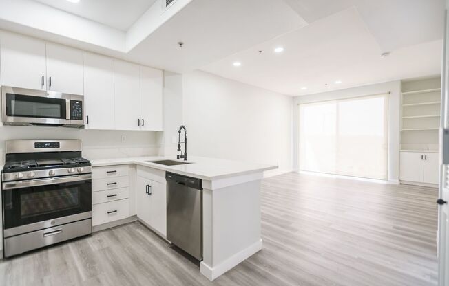 1 bed, 1 bath, 706 sqft, $2,798, Unit 322
