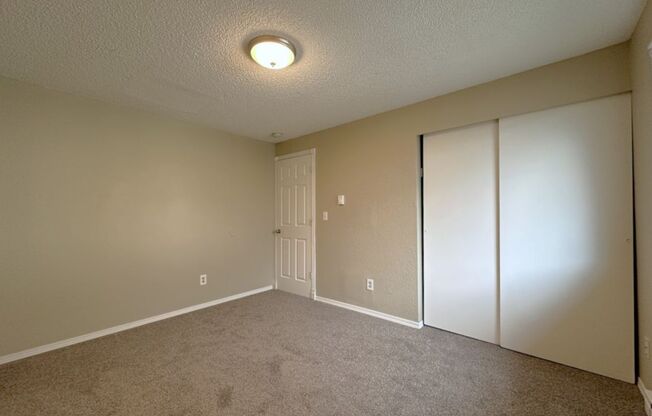 2 beds, 1 bath, 770 sqft, $1,297, Unit 5