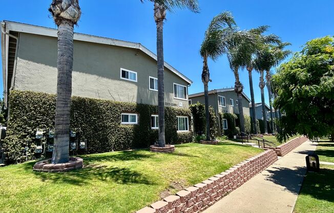 2 beds, 1 bath, $2,595, Unit 2224