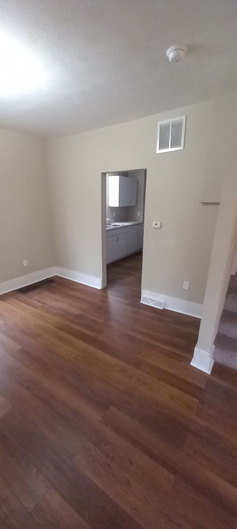 2 beds, 2 baths, $1,100