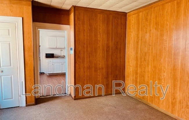 904 AVE 2