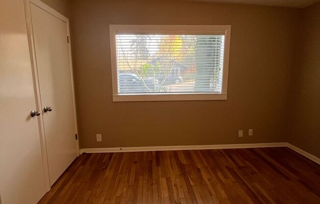 2 beds, 1 bath, $2,295