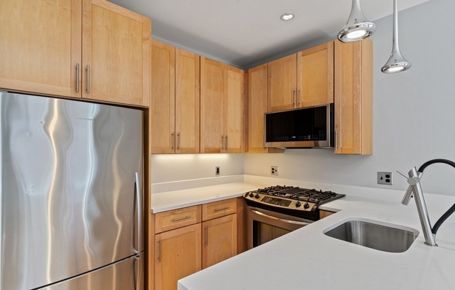 1 bed, 1 bath, 657 sqft, $3,500, Unit L515