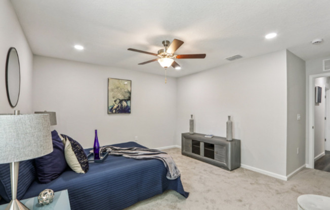 4 beds, 2 baths, 1,456 sqft, $1,899, Unit 5439