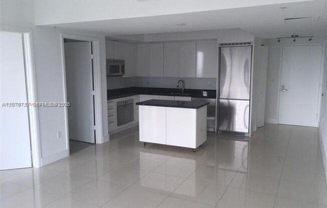 2 beds, 2 baths, $4,100, Unit # 3402