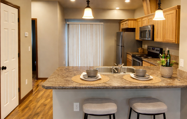 907Cher - Viking Inv, LLC