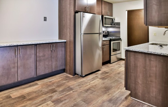 Fully Equipped Kitchen at Eagan Place Apartments, Eagan, MN