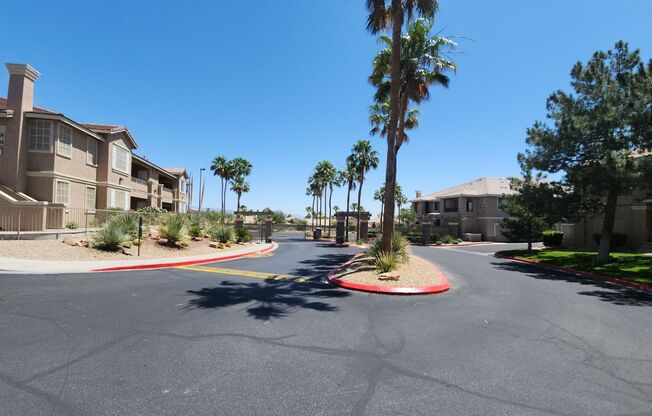 3 beds, 2.5 baths, $1,750, Unit Unit 1039